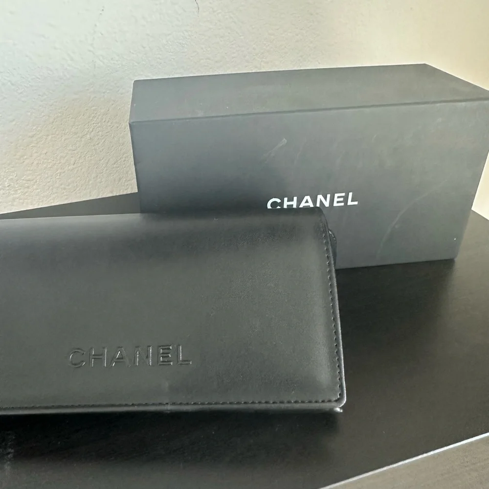 CHANEL classic oversized